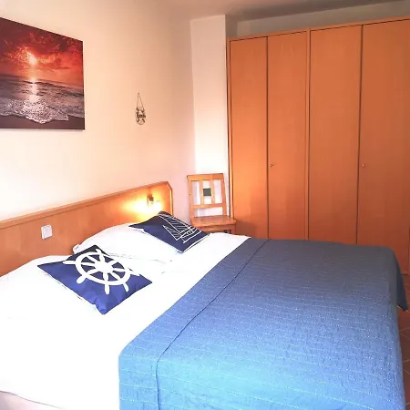 Apartment Am Krienker Mit Terrasse Dewichow